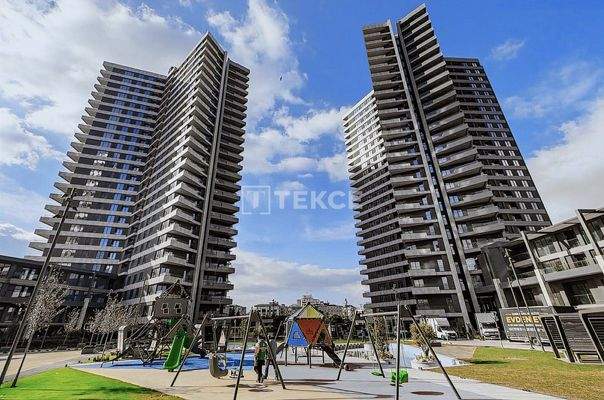 Sea-View Flats Near the Sea in a Complex in İzmir Konak