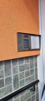 Neue Elektroleitungen im Haus