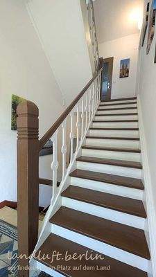 Die Treppe im Wohnhaus ist noch original erhalten.