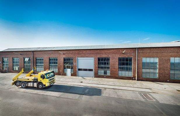 industriepark-terrania-hilden-a5.2-container-lkw-gelb-web