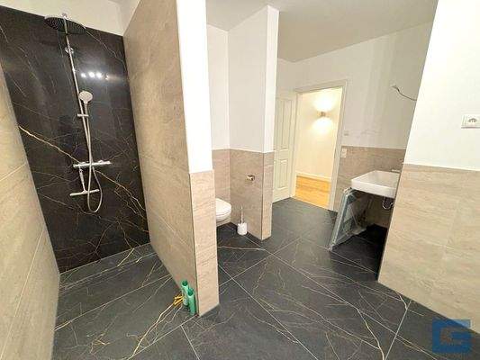 Badezimmer (Dachgeschoss)