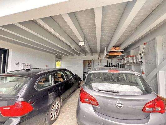 Doppelcarport mit Stauraum