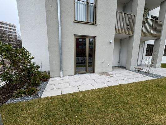 Sonnige Terrasse mit Weitblick