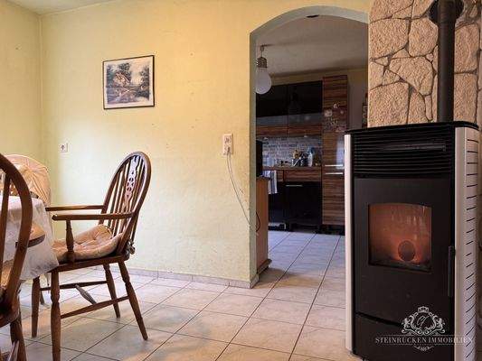 Durchgangszimmer mit Pellettkamin