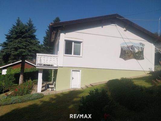 Seitenansicht vom Haus