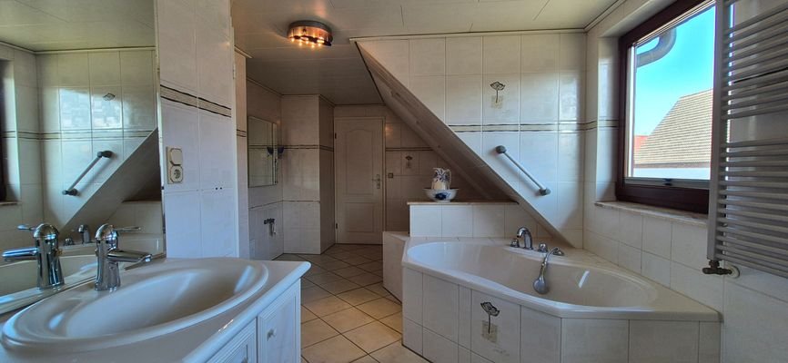 Badezimmer DG Haupthaus