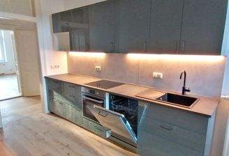 neue EBK mit Geschirrspüler