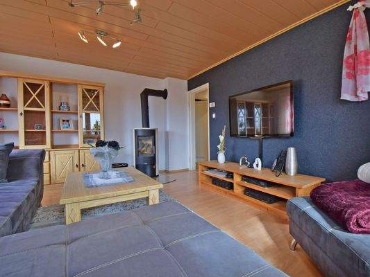 Romantisches Kaminfeuer im Wohnzimmer