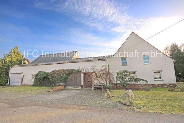 Hausansicht / Straßenseite