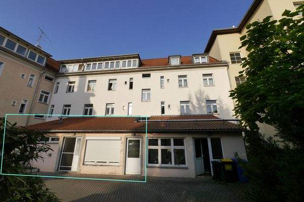 Zugang v. Parkplätzen im Innenhof