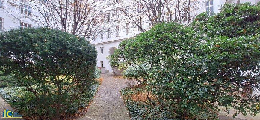 Begrünter und gepflegter Innenhof