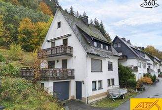 Ausbauhaus mit Ausblick in schmucker, sauerländer Lage!