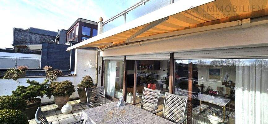 Terasse vor Wohnzimmer