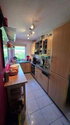 Küche mit Einbauküche