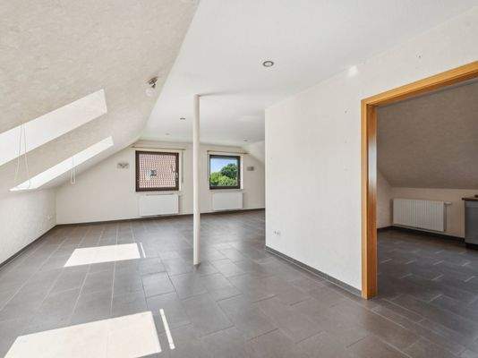 Wohn- und Essbereich DG