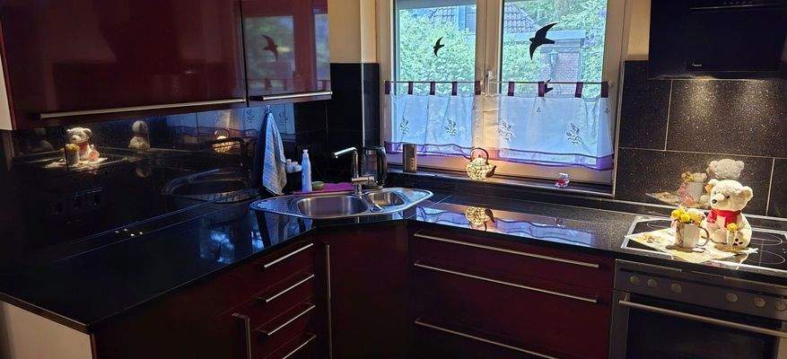 EXKLUSIVE HOCHGLANZKÜCHE