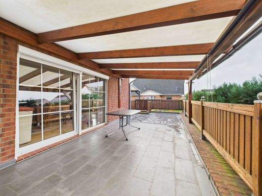 überdachte Terrasse