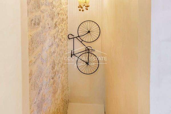 Treppe ins Obergeschoss