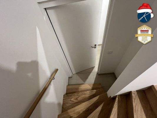 Abgang in das KG zum Hauswirtschaftsraum