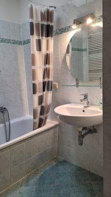 13 Bad mit Wanne.jpg