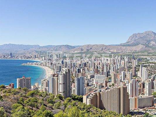 Luxury Seafront Apartments in Europe's Tallest Tower in Benidorm