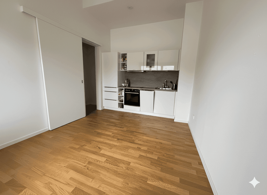 Offene Küche mit Holzboden