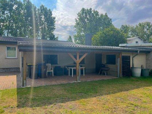 überdachte Terrasse