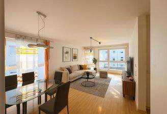 Wohnzimmer und Essbereich Einrichtungsbeispiel 