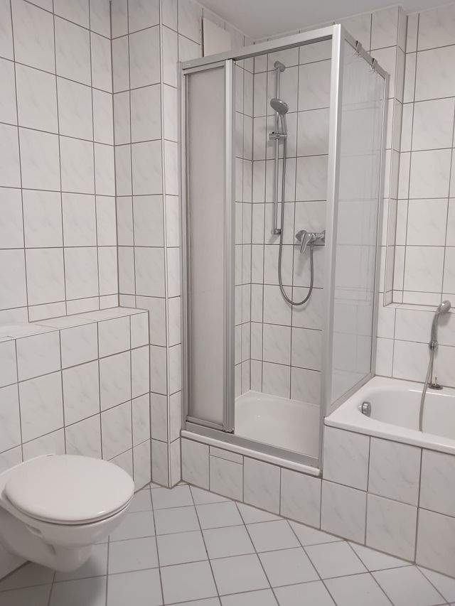 Zentrale 2-Zimmer-Wohnung mit Einbauküche und TG-Stellplatz - Foto 3