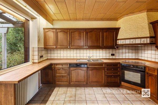 Ihre Küche direkt neben dem Esszimmer