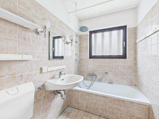 Anliegerwohnung Badezimmer