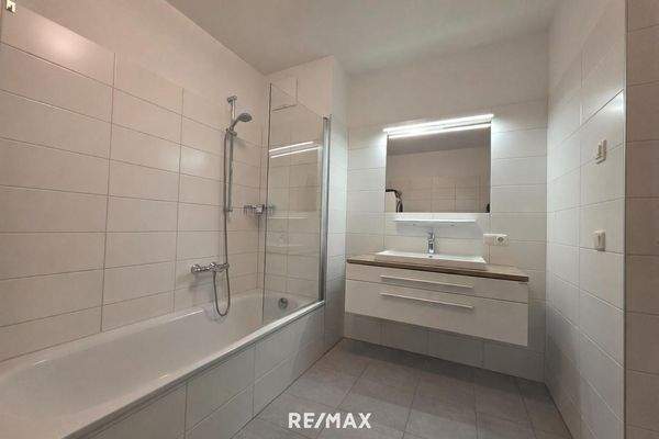 Badezimmer_KI_geräumt