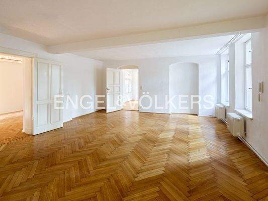 Tagesbelichtetes Zimmer in der Einliegerwohnung