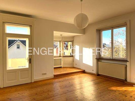 Wohnbereich mit Zugang zum Südbalkon