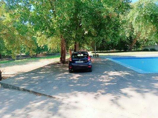 Kreta, Vryses: Wohngebäude mit Pool und Bergblick zu verkaufen – Ideale Investition im Apokoronas!