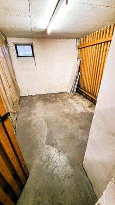 Geräumiger Keller mit Strom, elektr. Licht