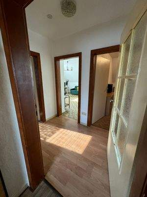 IMG_4217 Flur OG.JPEG