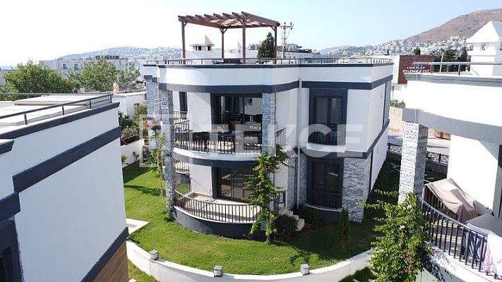 Apartment in a Complex Next to the Beach in Bodrum