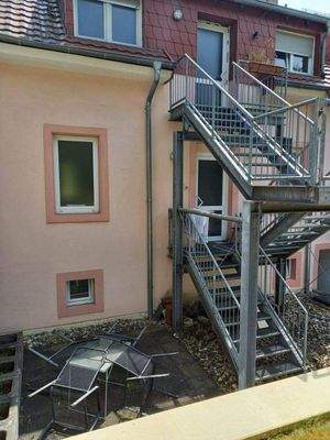 Stahltreppe zu den 2 Wohnungen