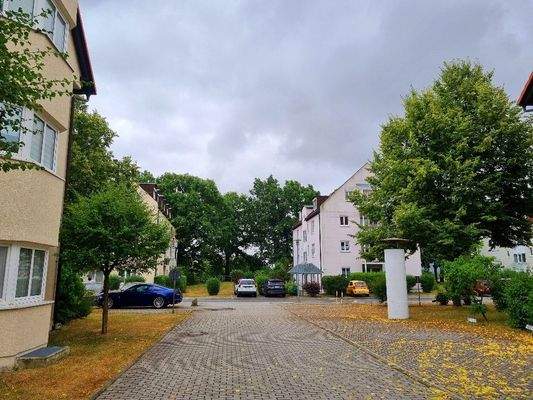 in der Wohnanlage.jpg