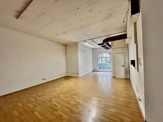 Helle Gewerbefläche