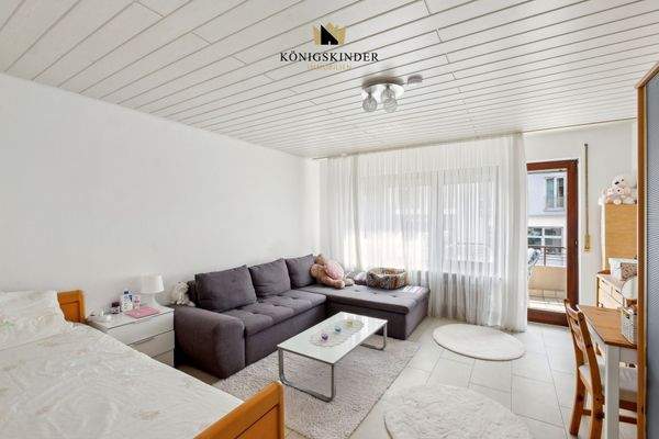 Wohnzimmer mit Balkon zur Schmidener Straße