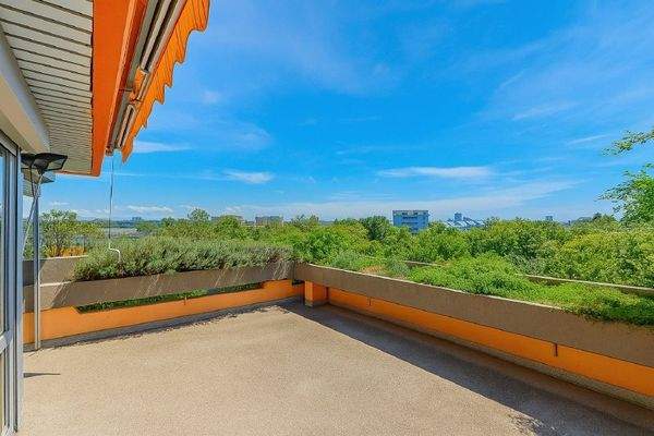 06_Terrasse_(KI-optimiert)