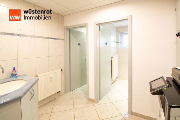 Hs 48 EG Büro Sanitärbereich
