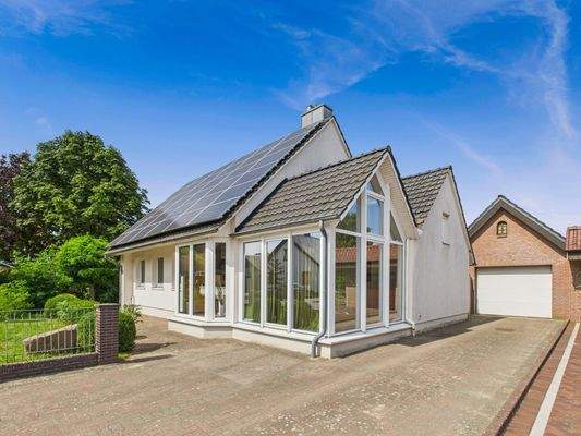 CAM03784G0-PR0080-STILL005