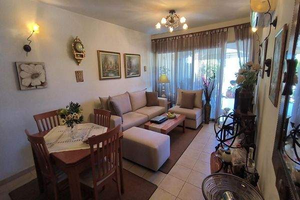 Kreta, Pirgos Psilonerou: Schönes Haus in toller Anlage in Strandlage zu verkaufen