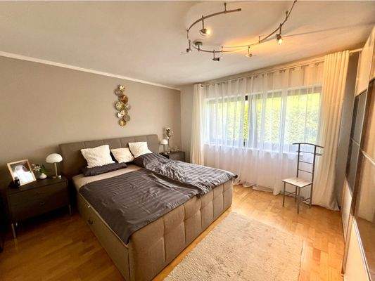 Schlafzimmer EG.jpeg