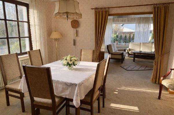 Das Wohn-und Esszimmer sind zusammen über 50 m² groß...