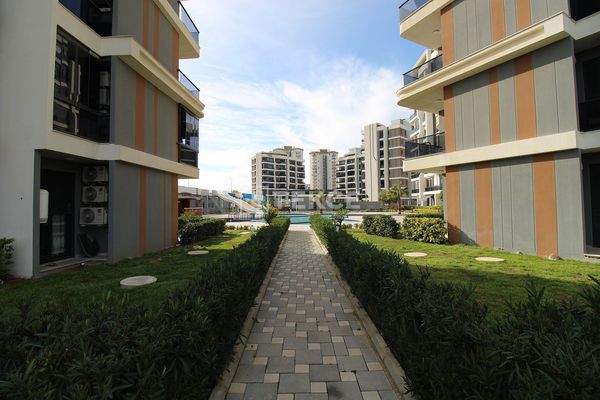 2-Bedroom Apartment in a Project with Aquapark in Antalya