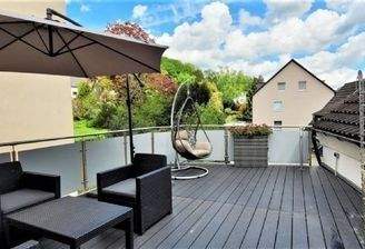 DIE GROSSE, MÖBLIERTE TERRASSE